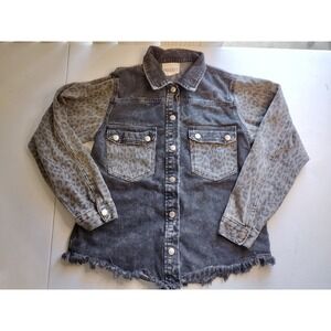 VeveRet Gray Denim Shirt‎ Jacket Leopard Print Sleeves Fringe Hem Women's Medium